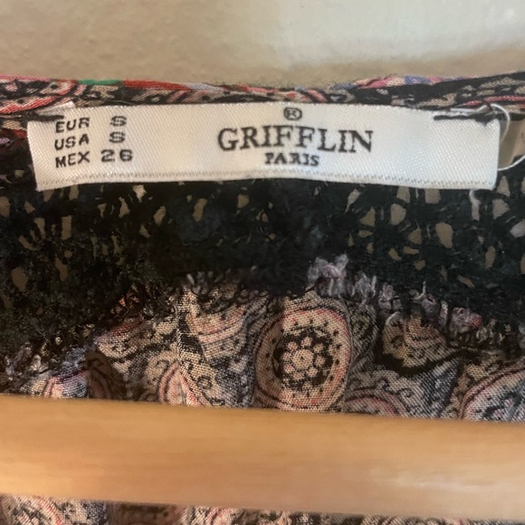 Grifflin Paris Top (w/ Pockets!) - Picture 2 of 3